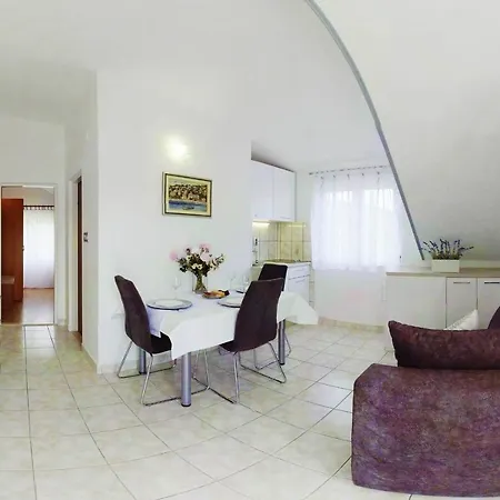 Apartment By The Sea - 2428 Vis