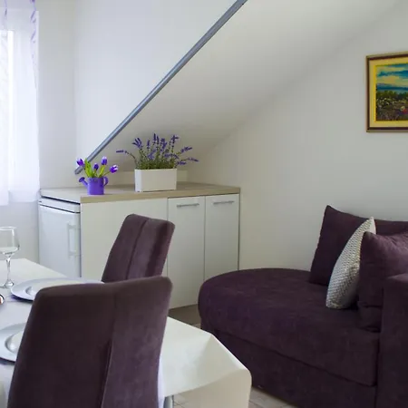 Apartment By The Sea - 2428